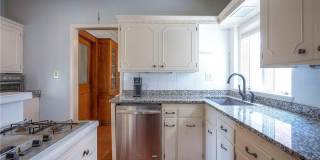 Historic Mid-Town Home with Room to Roam! Gallery 9