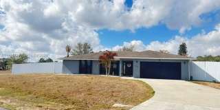 702 NW Orchid St Gallery 1