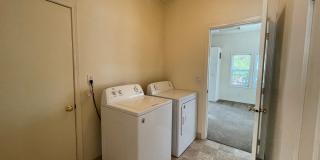 Vintage 3BR House Close to Campus! Gallery 19