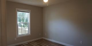 301 Maple St Gallery 12