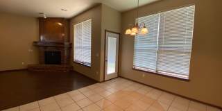Large 3 Bed 2 Bath Home In Moore Schools With Storm Shelter!!! Gallery 15