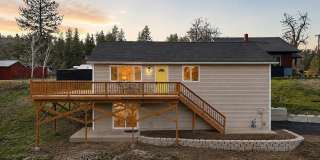 Spacious 4-Bed / 3-Bath South Hill Home — Views, Central A/C, Attached Garage Spacious 4-Bed / 3-Bath South Hill Home — Views, Central A/C, Attached Garage Gallery 1