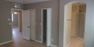 Townhouse with Amenities Galore: 3 BR / 2.5 Bath In The Colonnade Community Gallery 18