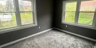 3220 Gladstone Street Gallery 8