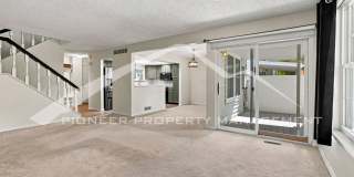 Stunning Townhouse with Washer/Dryer and Central AC Gallery 7