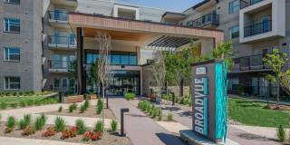 BroadVue Apartments Gallery 24