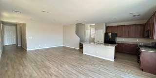 Inspirada 4-Bedroom 3-Bathroom Home! Gallery 4