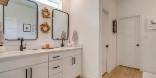 2217 Forest Hill Lane Gallery 22