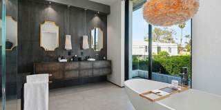 418 N Sweetzer Ave Gallery 10