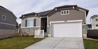 Gorgeous 5 Bed 3 Bath home in Herriman!!! Gallery 1