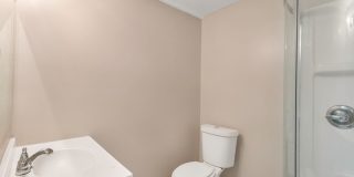 Large 3bdrm/2bath Home with garage & carport ** Lots of room** $2200.00** Gallery 21
