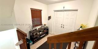 1033 SW 9th Ct Gallery 3