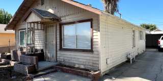 2 bd / 1 ba duplex Gallery 1