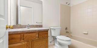 Maple Crossing Condo – Comfort, Convenience & Location Maple Crossing Condo – Comfort, Convenience & Location Gallery 18