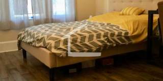 Large 3 bed unit right in front of the Green Line. Gallery 9