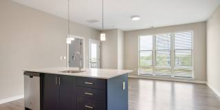 One Bedroom Luxury Apartment (Elevator Building) Gallery 1
