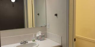 3 bed upstairs condo in Norman, community pool and plenty of parking! Gallery 14