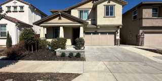 Gorgeous 4 Bedroom, 3 Bath + Office & SOLAR!! Gallery 1