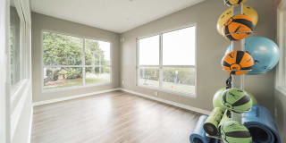 Bluestone on the Bay Gallery 16