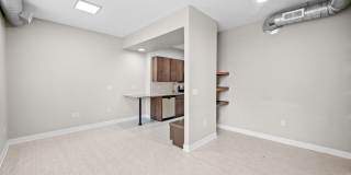 The Maxwell Downtown Des Moines Gallery 50