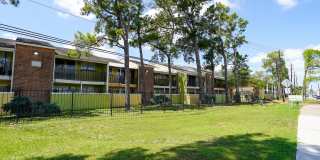 Retreat at Rosslyn Gallery 1