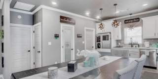 1018 Chase Street Gallery 1