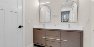 2017 5th Avenue Gallery 21