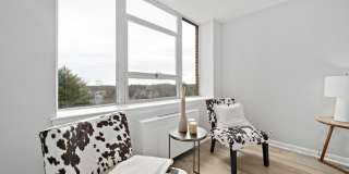 280 Boylston St # 76 Gallery 18