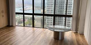 Harbor Square Gallery 3