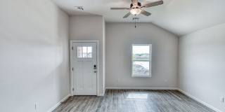 Brand New Construction in Varenna Landing! Gallery 5