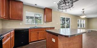 Beautiful Home in Exclusive Mill Creek Landing – Lawn Care & Pest Control Included! Gallery 5