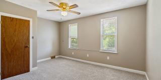 Updated 3 Bedroom on Quiet Street Minutes from Downtown Gallery 9