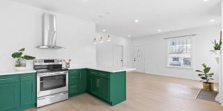 Charming + Modern Highland Park Home - 3 Beds, 2 Baths, Fenced Yard, + Plenty of Parking! Gallery 19