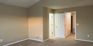 Very sharp 3 BR, 2.5 bathroom,  updated appliances, hardwood flooring Gallery 7