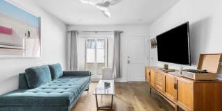 1929 Tamarind Ave unit: 8 Gallery 10