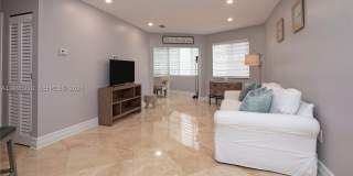 1723 NE Miami Gardens Dr Gallery 4