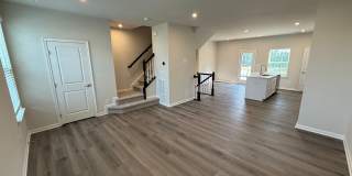 Beautiful Townhome!! Gallery 9