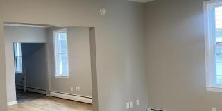 98 W Walnut Street Gallery 10
