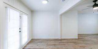 2712 37th Street Gallery 11