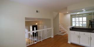 2/Bedroom Townhome in West Hills! Gallery 12