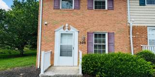 2 Bedroom, 1.5 Bath Townhouse Gallery 2