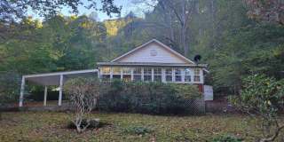 2 Bedroom 1 Bathroom house on Caney Fork Gallery 1