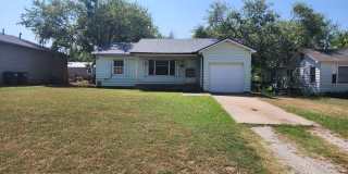 2 bedroom 1 bath bungalow in Shawnee. Gallery 27