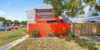 18 CROSSINGS Circle Gallery 1