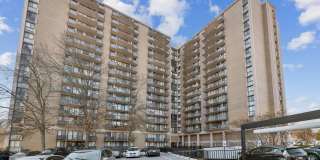 6100 WESTCHESTER PARK Drive unit: 520 Gallery 1