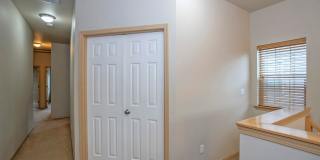 Modern 4 Bedroom, 2.5 Bath Home In Silver Creek w/AC Gallery 19
