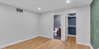 65 E River Road Gallery 31