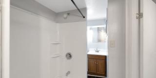 Charming 2BR Duplex in Salem Gallery 23