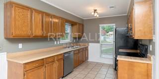 1724 Rustic Wood Ct – Classic Comfort Meets Outdoor Living Gallery 15