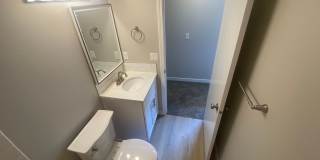 Charming 3 Bed, 3 Bath Duplex near Riverside State Park! Gallery 35
